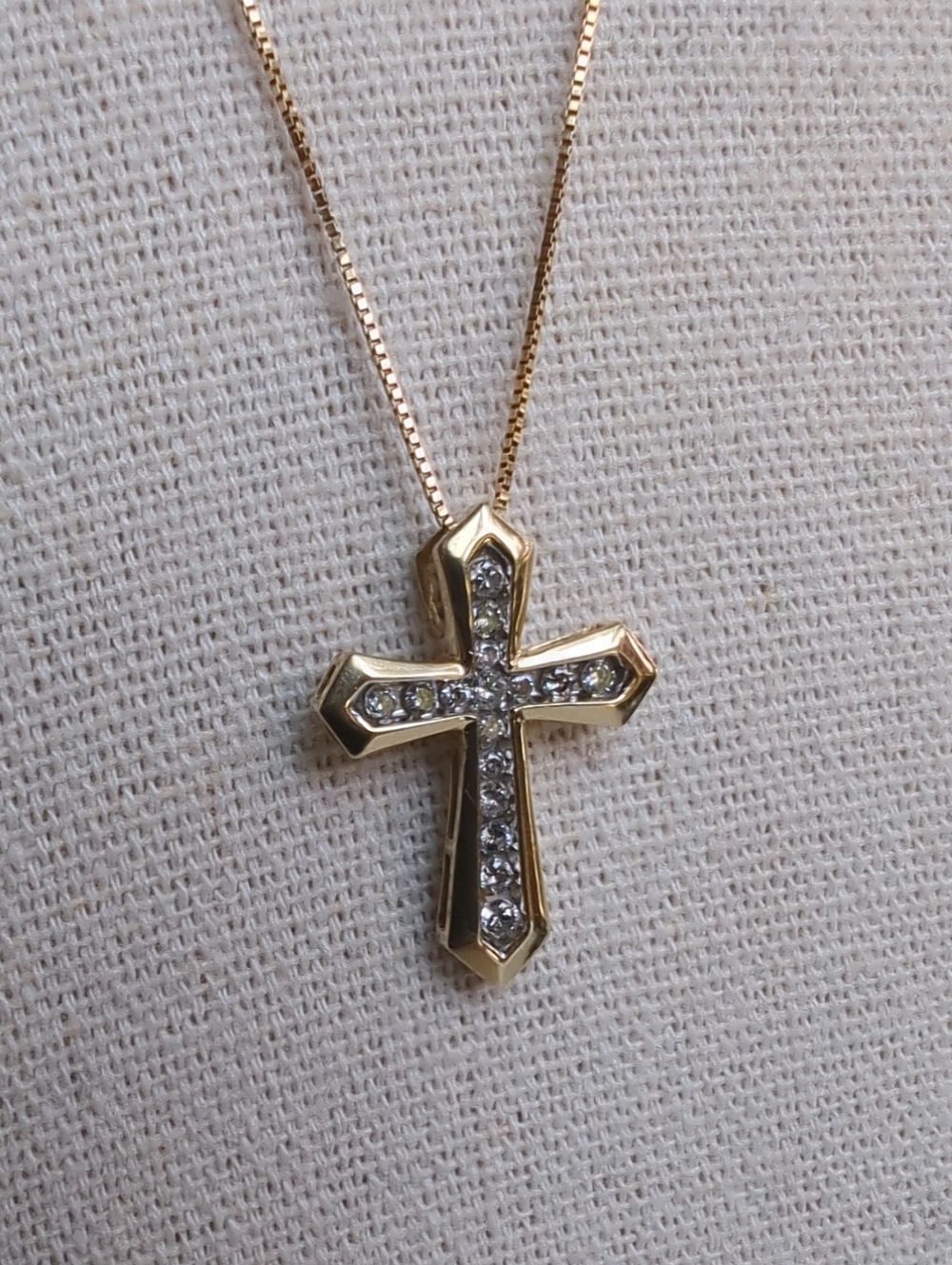 14K Yellow Gold Diamond Cross Pendant/Necklace, 19"